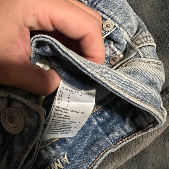 American Eagle jean shorts size 0 - Picture 3 of 3